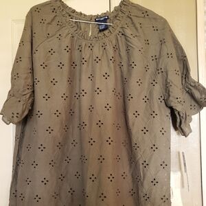 🆕Ladies eyelet blouse